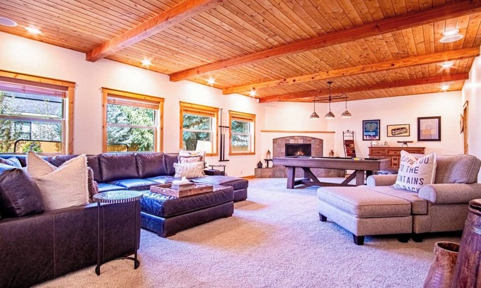 Hailey House | Cranbrook Cottage - Family Home + Hot Tub + Pool Table