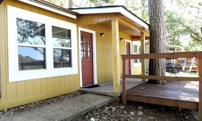 Royal Cabin | Crappie Cabinn