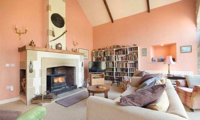 Dunstan House | CRASTER TOWER COACH HOUSE, pet friendly, with open fire in Craster