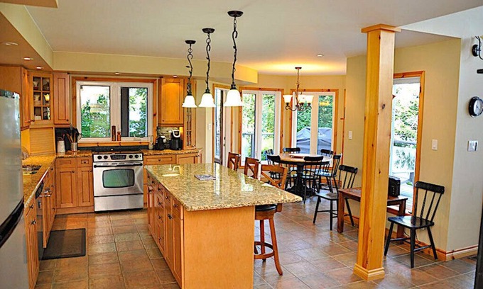 Minden Cottage | Create your family memories at this Executive Haliburton Cottage Rental