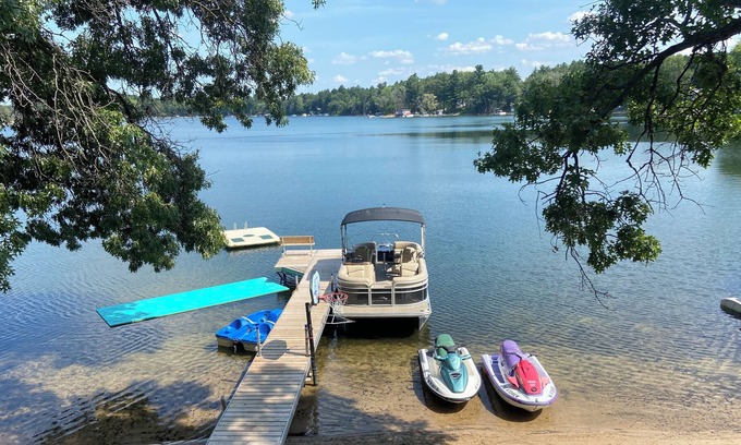 Wild Rose House | Creating Memories -Pine Lake, Wild Rose, 4000 sq ft -sleeps 16+, 6+ BR, 3.5 bath