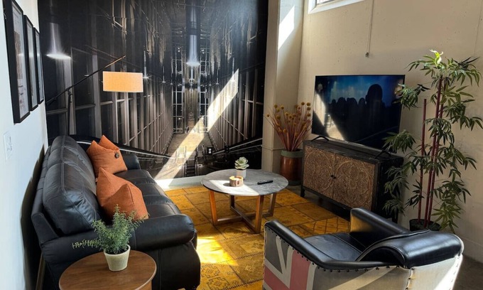 South Richmond Apartment | Creative Corner - 1bd/1ba