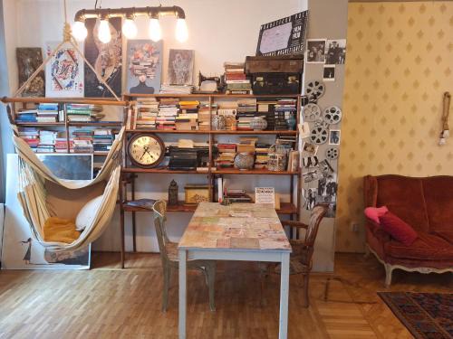Bucharest City-Centre Villa | Creative retreat and Artist Haven Bohemian Villa on Calea Victoriei