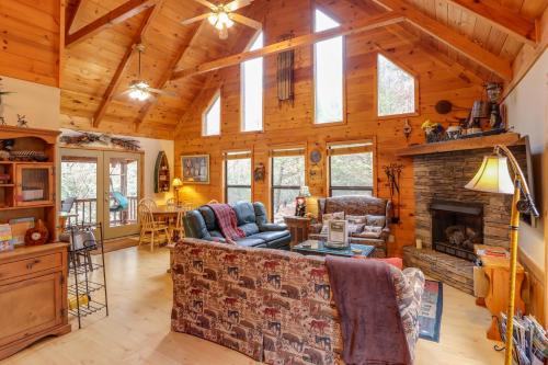 McCaysville House | Creek Bend Escape with Hot Tub and River Views!