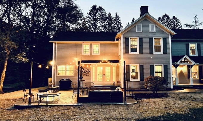 Jersey Shore House | Creek Front/Rail Trail - Pine Creek Manor House
