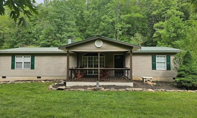 Hot Springs Cottage | Creek Life Cottages II