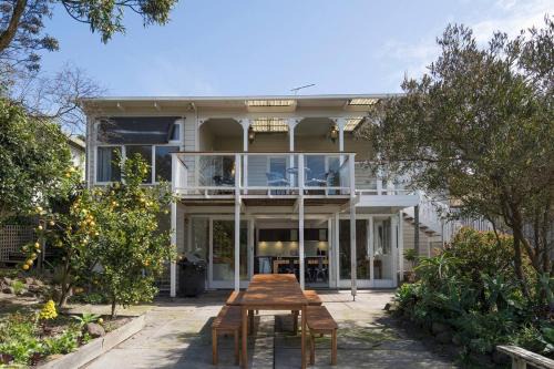Frankston House | Creekhouse by the Sea Private Jetty and Serene Views