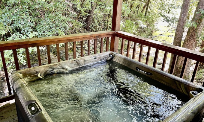 Townsend Cabin | Creekside 2 Bedroom Cabin by RedAwning