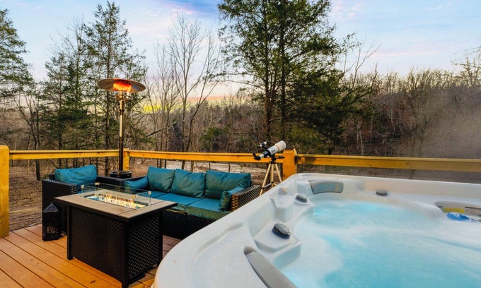Omaha House | Creekside A-frame Hot Tub 1st FL King Suite🖤PET