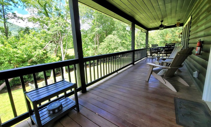 Hiawassee Cabin | Creekside Cascades Cabin on High Tower Creek in Hiawassee. Pet Friendly!