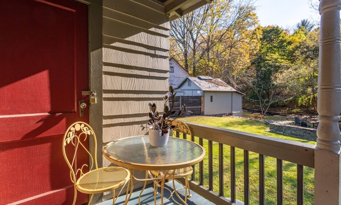 Jeffersonville Apartment | Creekside Cottage
