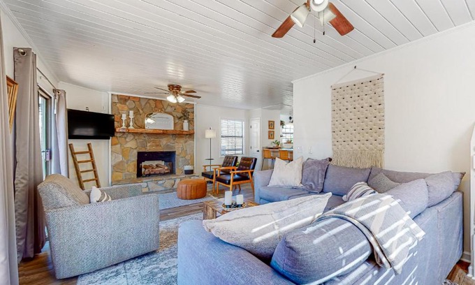 Blairsville House | Creekside Cottage