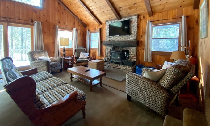 Londonderry House | Creekside Cottage