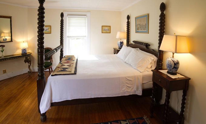 Leonardsville House | Creekside House at Horned Dorset Artists' Colony