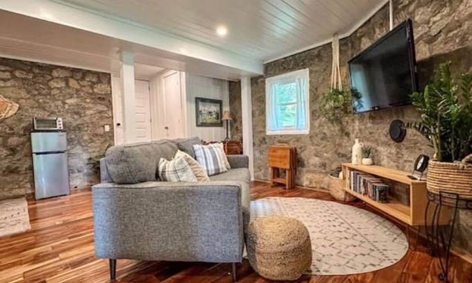 Waynesville Apartment | Creekside Mountain Apartment