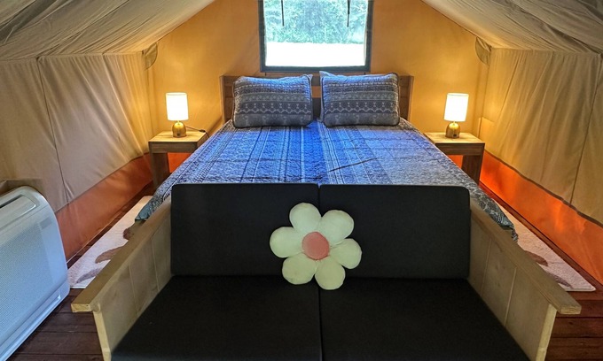 Newport RV Rental | Creekside Retreat: Glamp in the Smokies