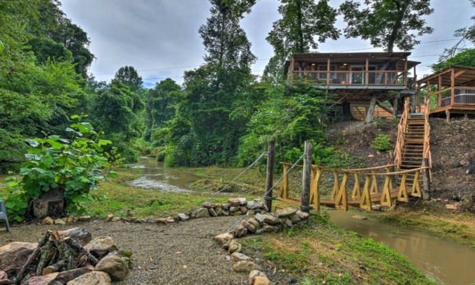 Cosby Cabin | Creekside Tree House Cabin