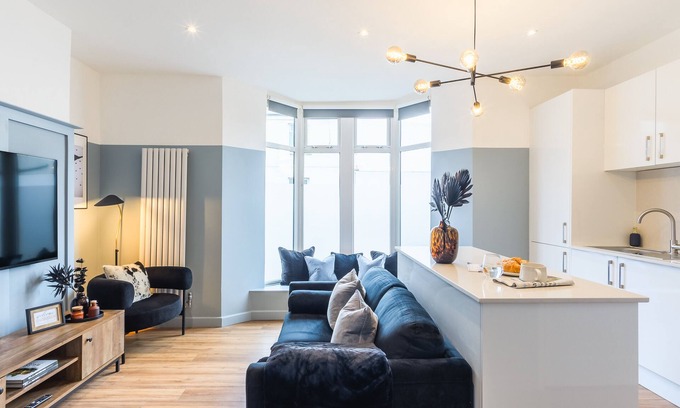 Newport Apartment | Crescent Apartments-Newport City Centre