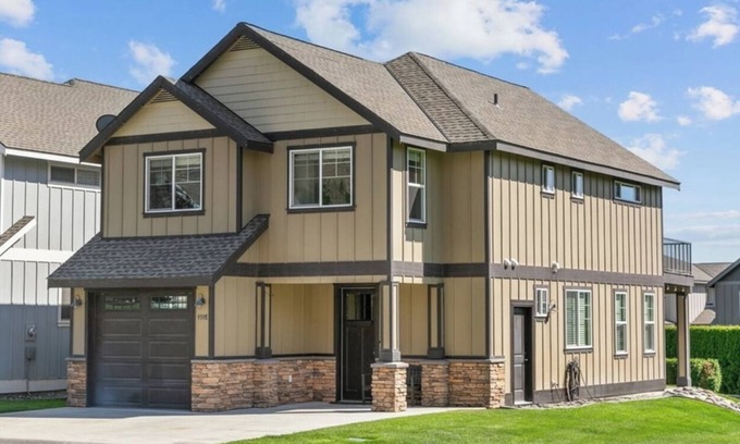 Quincy House | Crescent Bar 4/BD 3/BA House! Close to Gorge Concerts, Wine Tasting & River!