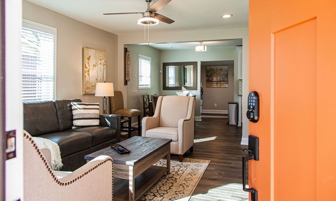 Parker House | Crest Haven 2 Miles to Downtown + Pet-Friendly!
