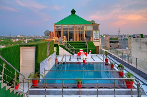 Amritsar Hotel | Crestline Sallow Club