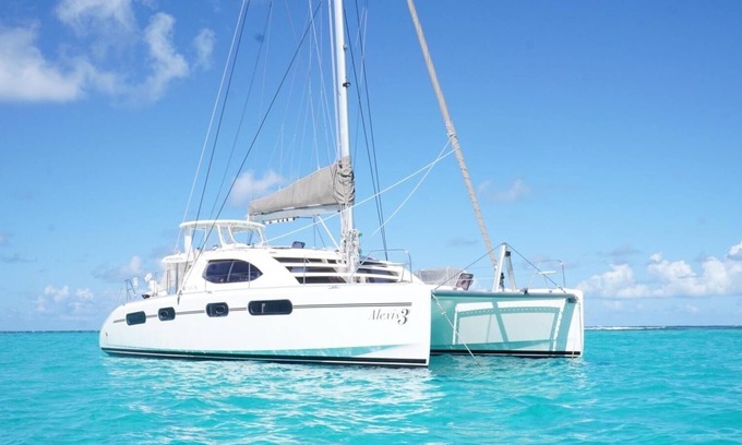 Road Town Boat Rental | Crewed all inclusive luxury 5* catamaran, special offer 15% off inquire now !
