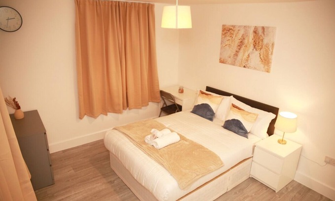 Mapesbury House | Cricklewood budget double room