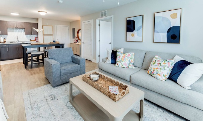 Tuscaloosa Condo | Crimson River Haven – Riverfront Retreat with Pool & Tons of Amenities!