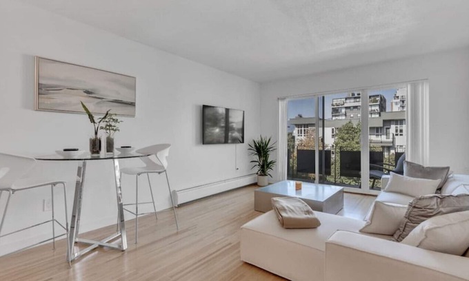 Fairview Apartment | Crisp & Clean 1-BR Condo in Phenomenal Location