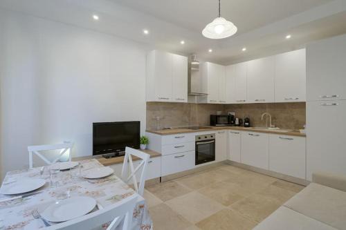 Vallecrosia Apartment | Crissylu Home - Family Friendly