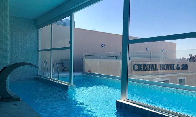 Cannes City Centre Hotel | CRISTAL HOTEL & SPA