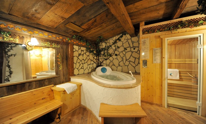 San Giovanni di Fassa Hotel | Cristallo