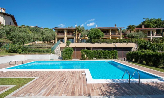 Soiano del Lago Apartment | Crocus 1 con piscina by Wonderful Italy