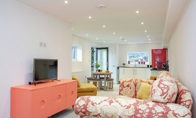 Carnbrea Cottage | Crofty's Celder - UK35181