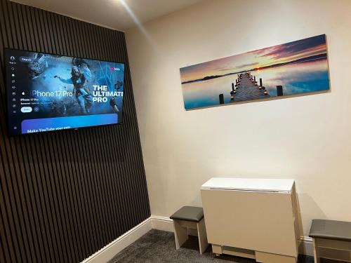 Waterloo Apartment | Crosby Marina Apartment