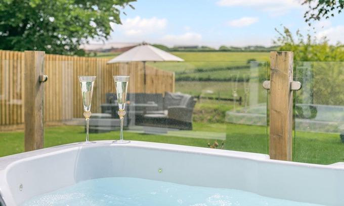 Westleigh House | Crossbury House - Four Bedroom House, Sleeps 8