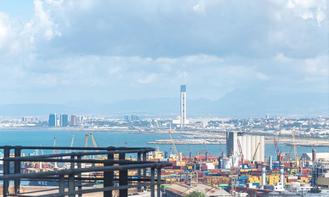 Sidi M'Hamed Apartment | Crossed views: city sea