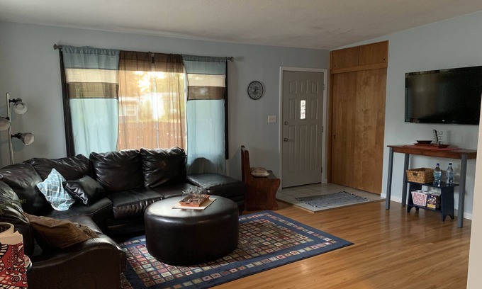 Bismarck House | Crowd pleasing newly renovated gem, GREAT central location and AlL yours. Pets.