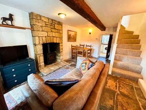 Stroud House | Crown Cottage by MaisonPro