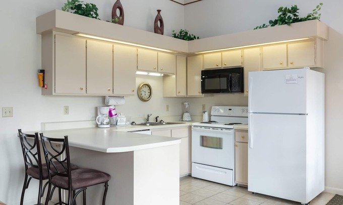 Lake Tansi Condo | Crown Resorts Lake Tansi West 2 Bed, 2 Bath Condo w/1 Queen, 2 Twin Beds