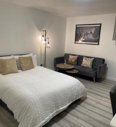 Cray Valley West Apartment | Crown's Court