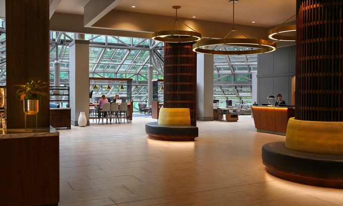 Dunwoody Hotel | Crowne Plaza Atlanta Perimeter at Ravinia by IHG