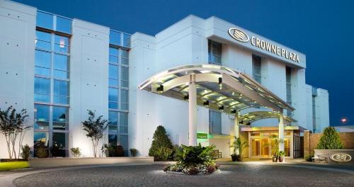 North Charleston Hotel | Crowne Plaza Charleston by IHG