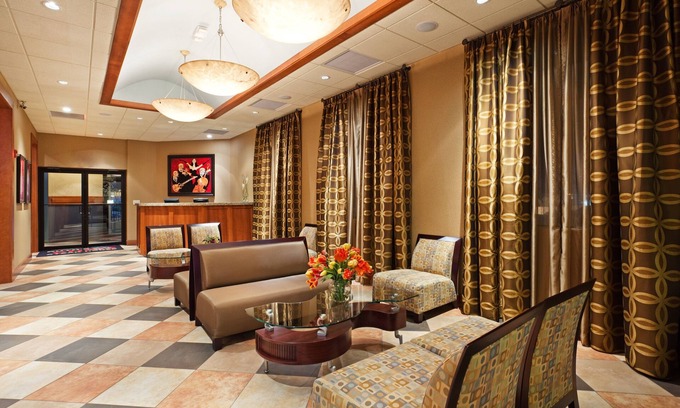 Greenville - Spartanburg Hotel | Crowne Plaza Hotel Greenville-I-385-Roper Mtn Rd by IHG