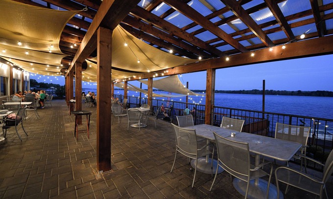 Niagara Falls Hotel | Crowne Plaza Niagara Falls NY Riverside by IHG