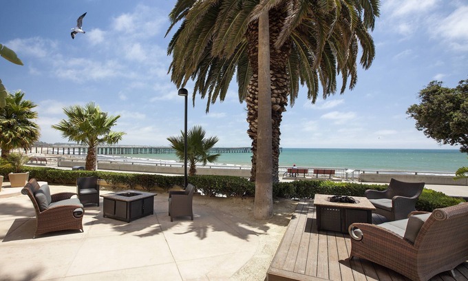 Ventura Hotel | Crowne Plaza Ventura Beach by IHG