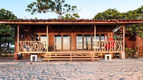 Calatagan Resort | Crusoe Cabins Casobe