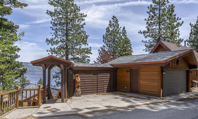 Crystal Bay House | Crystal bay house with panoramic lake view