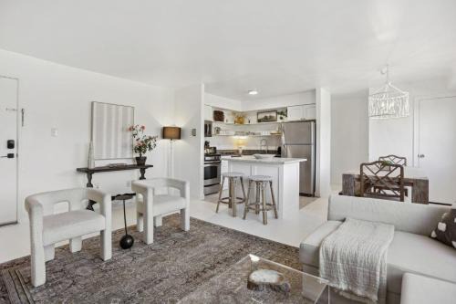 Aurora Highlands House | Crystal City Charm Free Parking 204