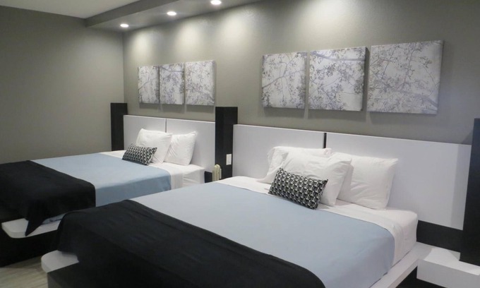 Clodine Hotel | Crystal Inn - Sugar Land